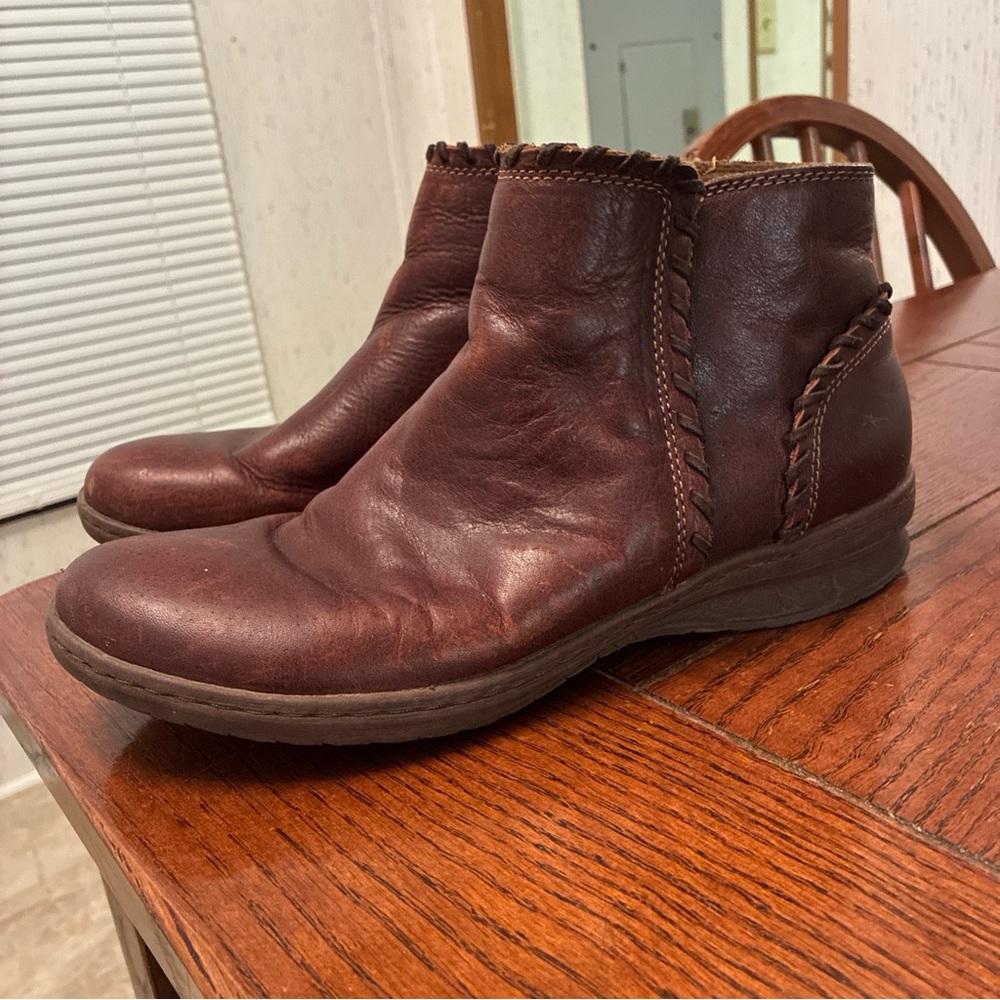 Comfortiva Align Leather Bootie Women’s 11M Zip Weather Proof